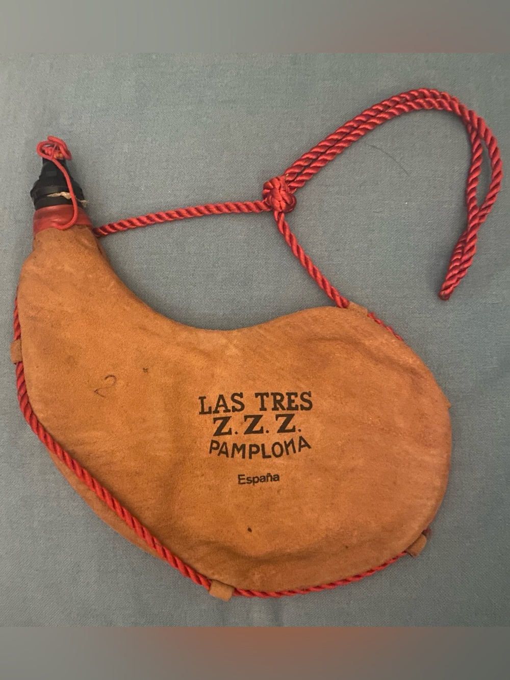 Las Tres ZZZ Leather Bota Bag Pamplona Spain Wine Canteen Rustic Bar Decor 1L